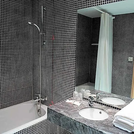 Mondim Al & 3*