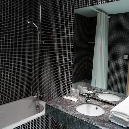Mondim Al & 3*